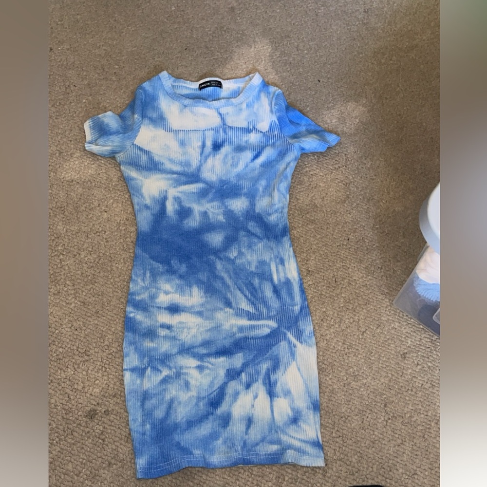 Rib-knit tie-dye dress
